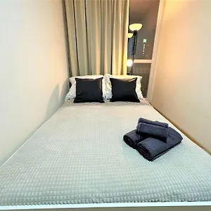 Exclusive 3br! In City Center +netflix! Warsaw